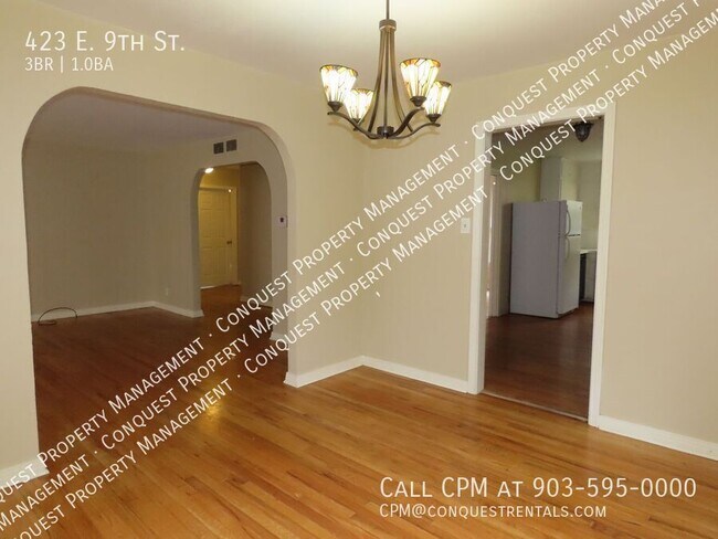 Building Photo - 423 E 9th St