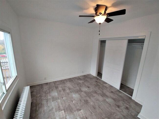 Building Photo - 453 Norton St