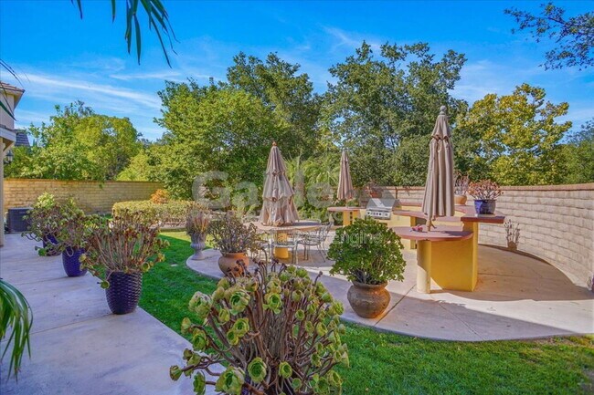 Building Photo - 26155 Lone Rock Ct