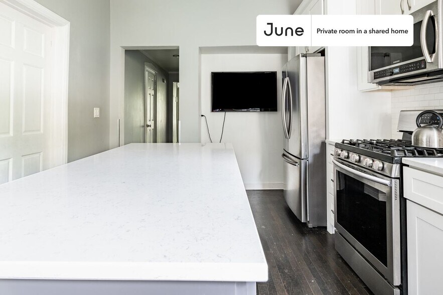 Building Photo - Room in Shared 3 bed/1 bath home