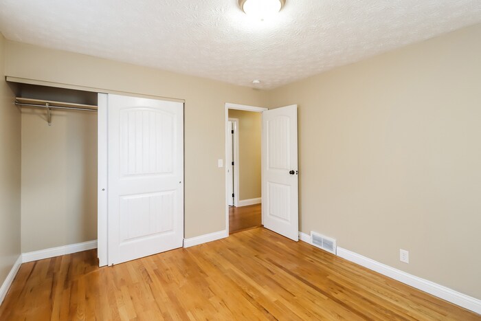 Building Photo - 5348 Dee Alva Dr