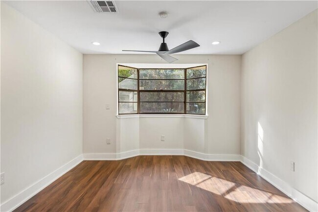 Building Photo - 72420 Bullard St