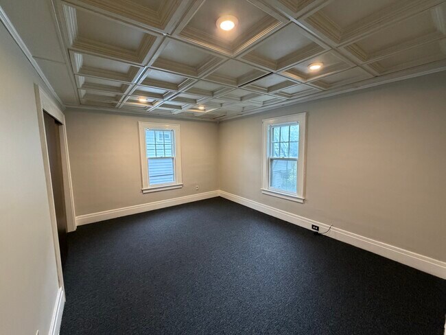 Building Photo - 2129 James St