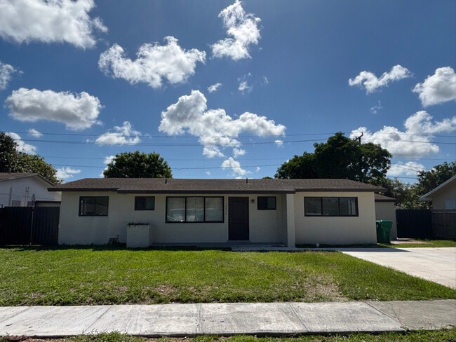 Primary Photo - 16030 SW 101st Ave