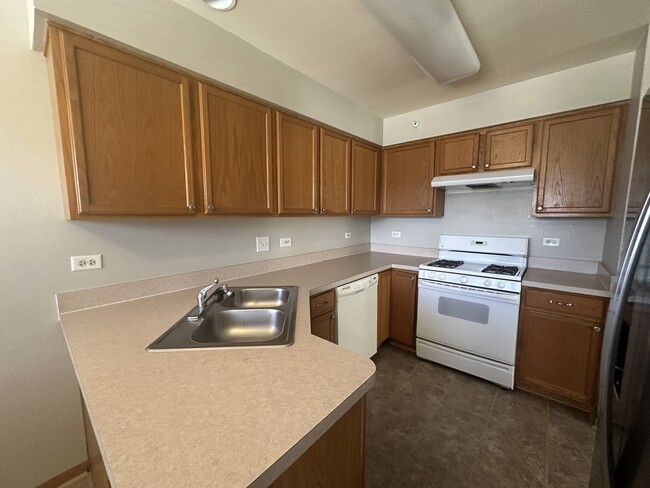 Building Photo - 2503 Dickens Dr