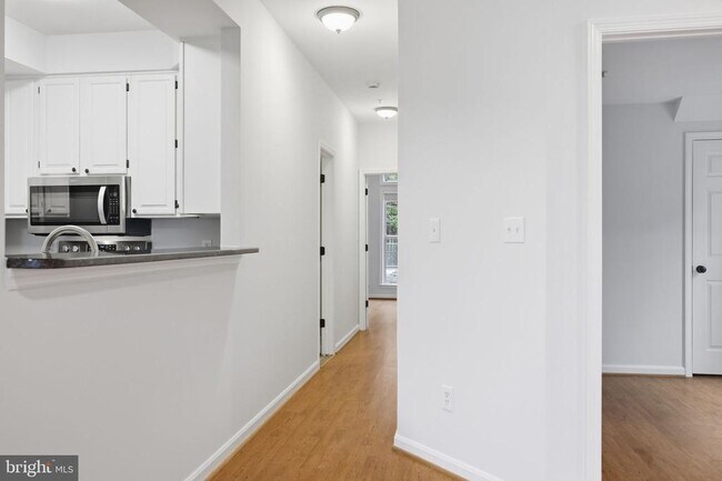 Building Photo - 1340 Garden Wall Cir