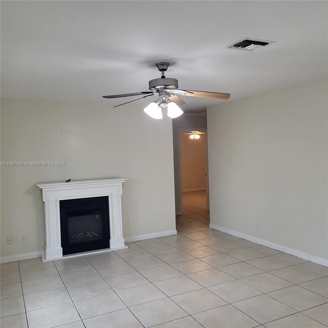 Building Photo - 127 Seagull Ct