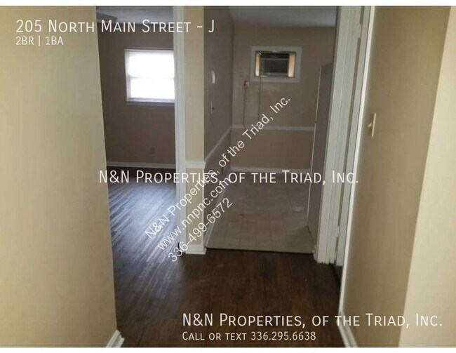 Building Photo - 205 N Main St