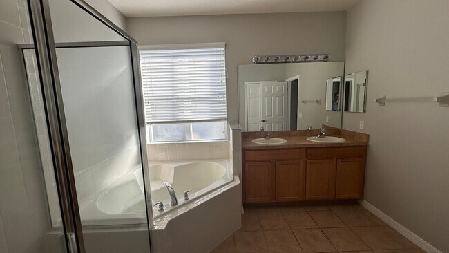 Building Photo - Updated 4/2.5 House with Garage in Turtle Creek of Saint Cloud