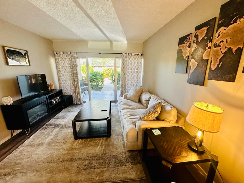 Building Photo - 6125 E Indian School Rd