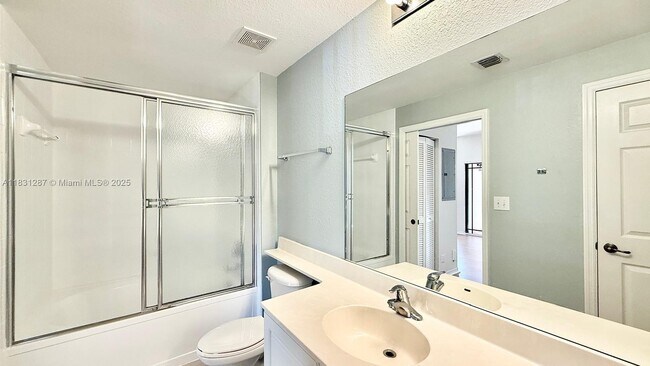 Building Photo - 2807 Veronia Dr