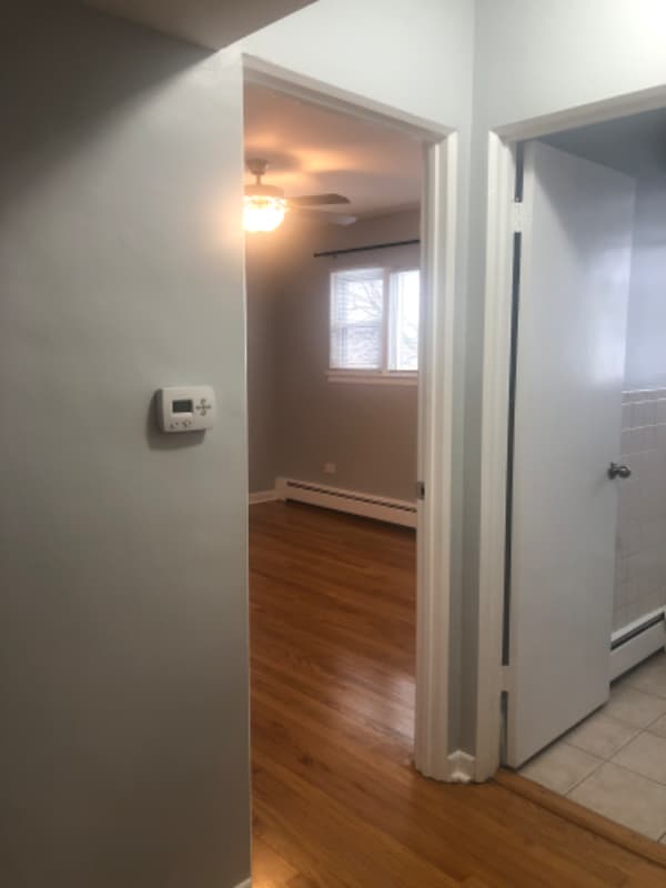 Building Photo - 6044 N Melvina Ave