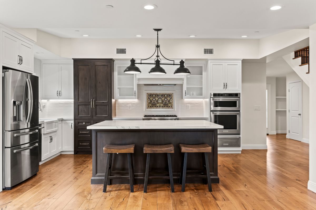 Building Photo - 1096 Canyon View Dr
