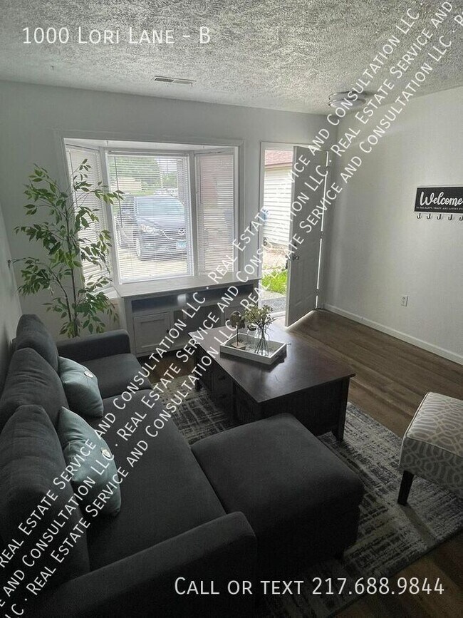 Building Photo - 1000 Lori Ln