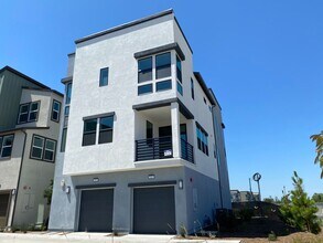 Building Photo - 2 BEDROOM HOME FOR LEASE IN IRVINE