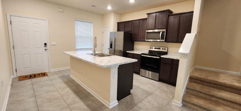 Building Photo - 545 Running Wds St