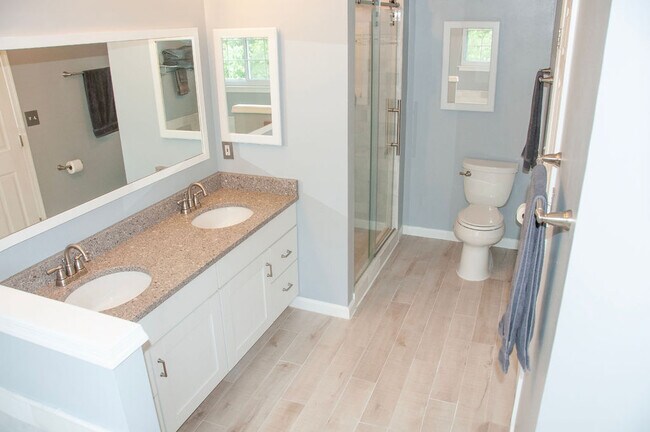 Building Photo - 21672 Kings Crossing Terrace