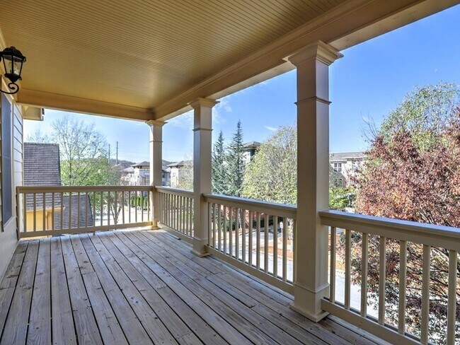 Building Photo - 975 Odessa Dr