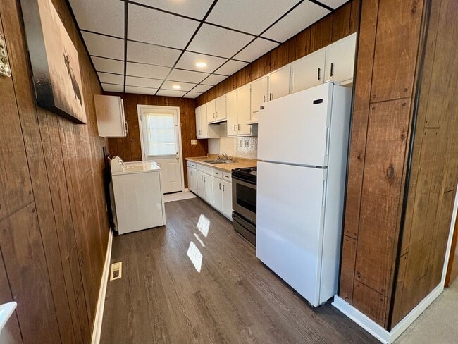 Building Photo - 501-503 E High St