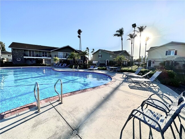 Building Photo - 12100 Montecito Rd