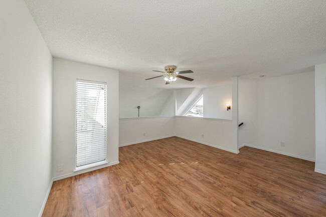 Master Bedroom - 3113 Sondra Dr
