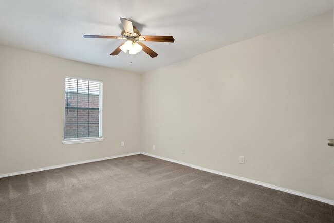 Building Photo - 560 Perch Rd