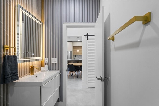 Building Photo - 4301 NW 4th St