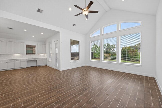 Building Photo - 18338 Tiger Flowers Dr