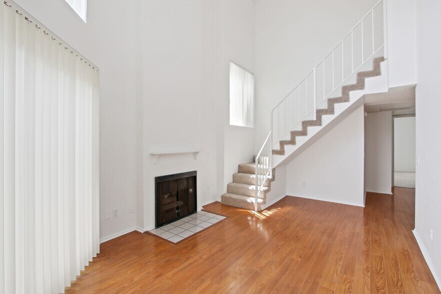 Building Photo - 3685 Watseka Ave
