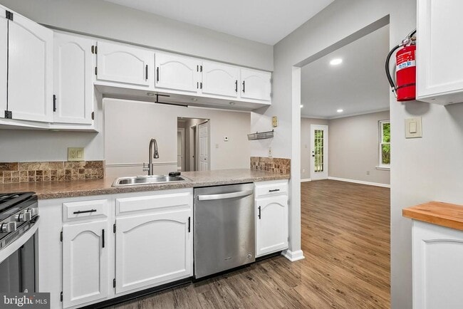 Building Photo - 5005 Albridge Way