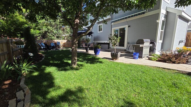Building Photo - Beautiful 4 Bedroom 3.5 Bath Home - Longmont!