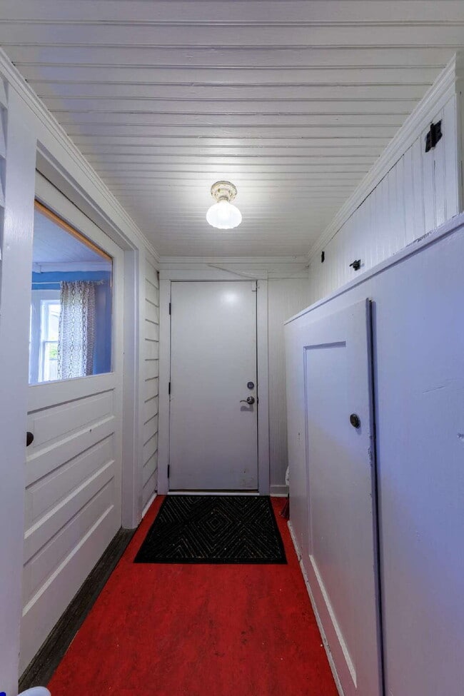 Building Photo - Lockeland Springs Bungalow for Lease, Bloc...