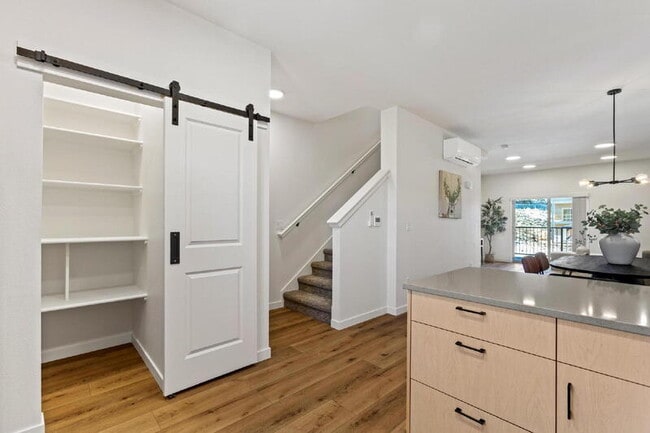 Building Photo - 7475 W Swain Ln