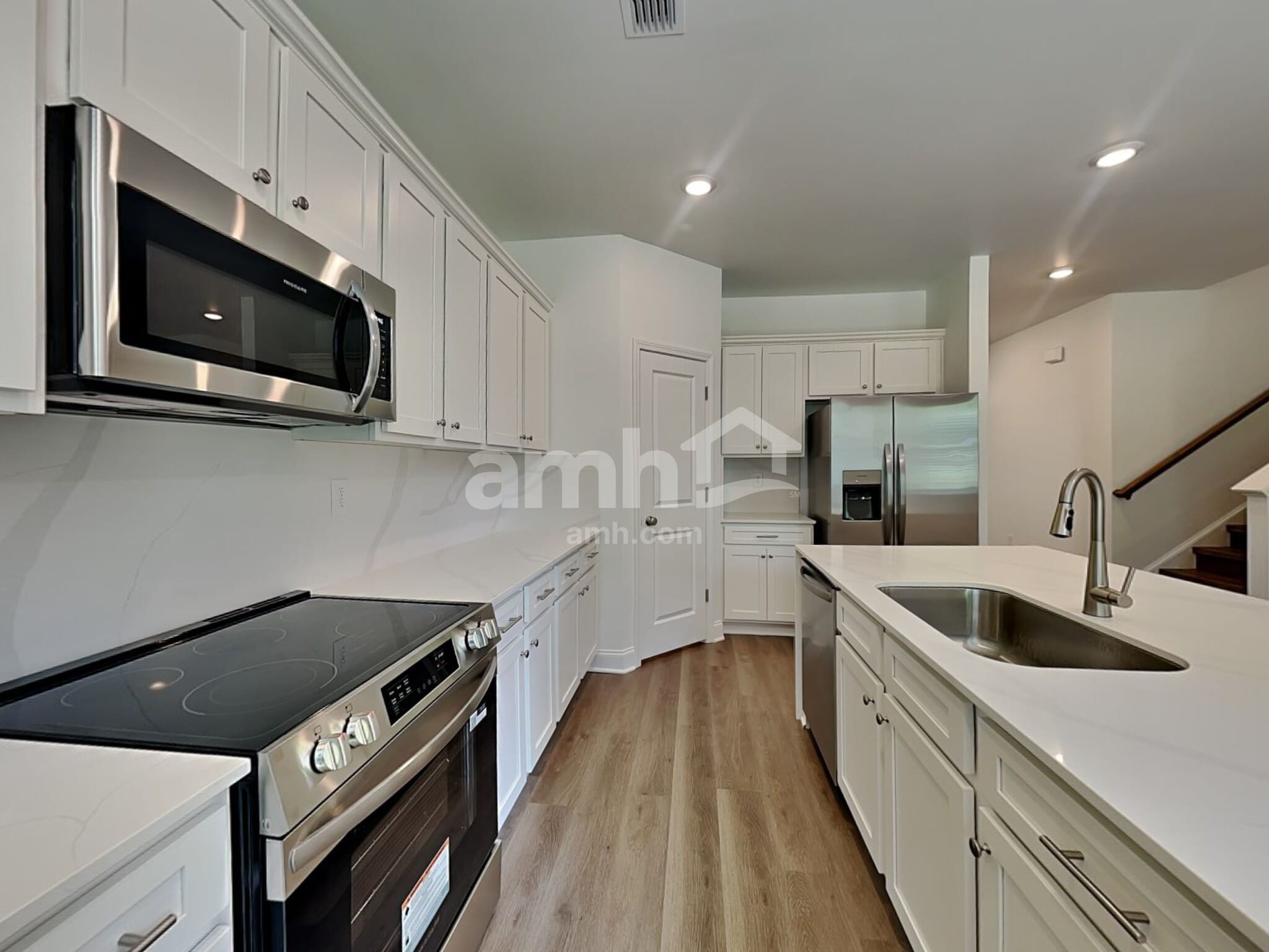 Building Photo - 950 Carnelian Ln