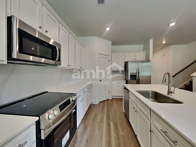 Building Photo - 1628 Aquamarine Dr