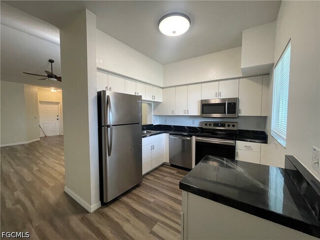 Building Photo - 8555 Bernwood Cove Loop