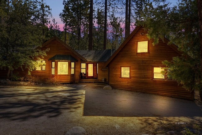 Building Photo - Dreamy Creekside Fern Valley Rustic Cabin