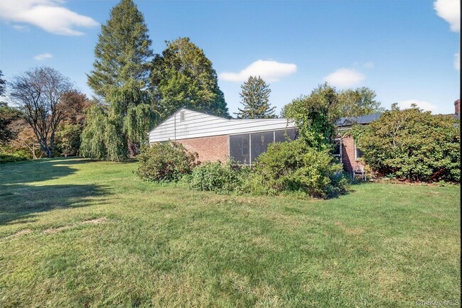 Building Photo - 252 NY-208