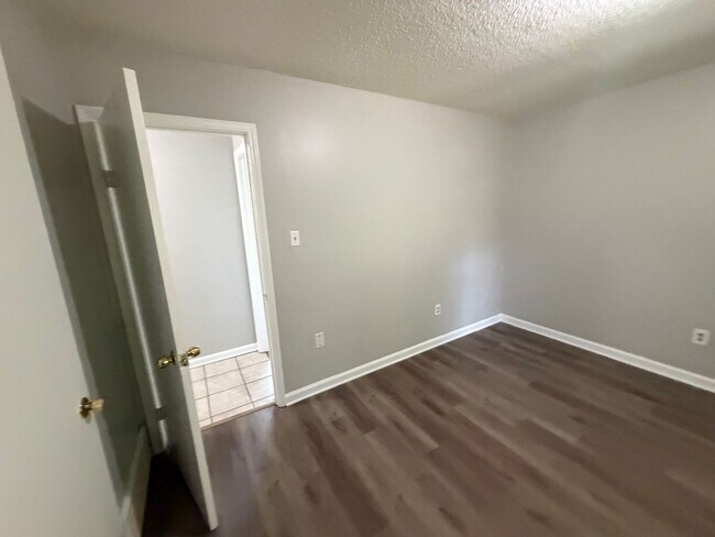 Building Photo - 5596 Karen Dr
