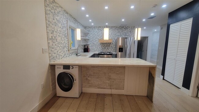 Building Photo - 512 NW 15th Terrace