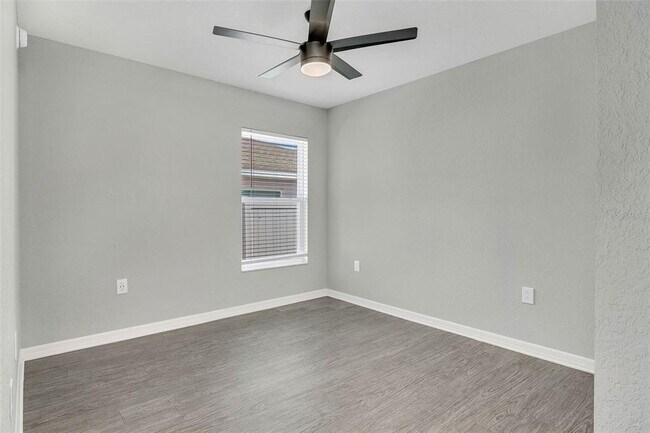 Building Photo - 1092 Zion Dr