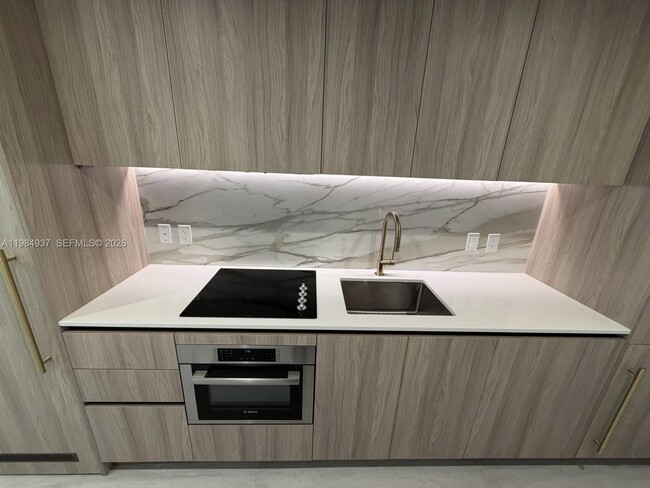 Building Photo - 77 SE 5th St