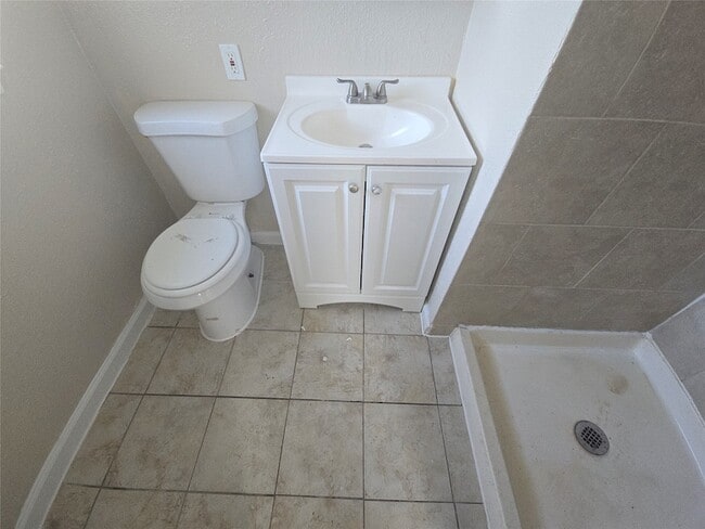 Building Photo - 2429 Salmon St