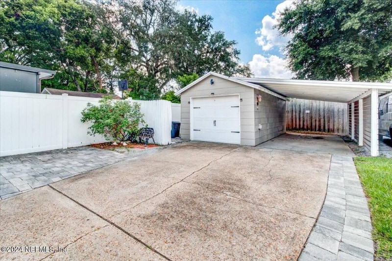 Building Photo - 4428 Melrose Ave