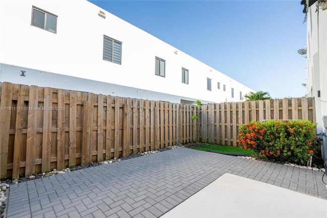 Building Photo - 481 SW 91st Ct