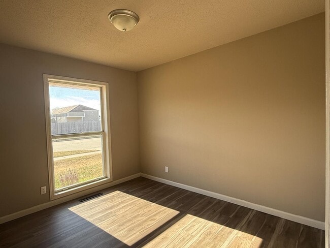 Building Photo - 2416 Haskell St