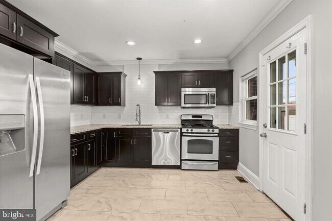 Building Photo - 2456 Keyway
