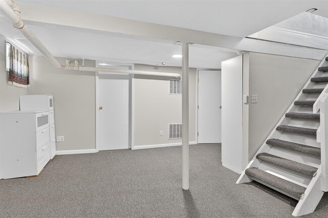 Building Photo - 9 Vista Way