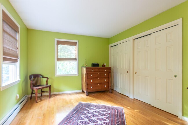 Building Photo - 12 Morningstar Dr