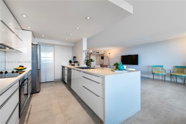 Building Photo - 12000 N Bayshore Dr